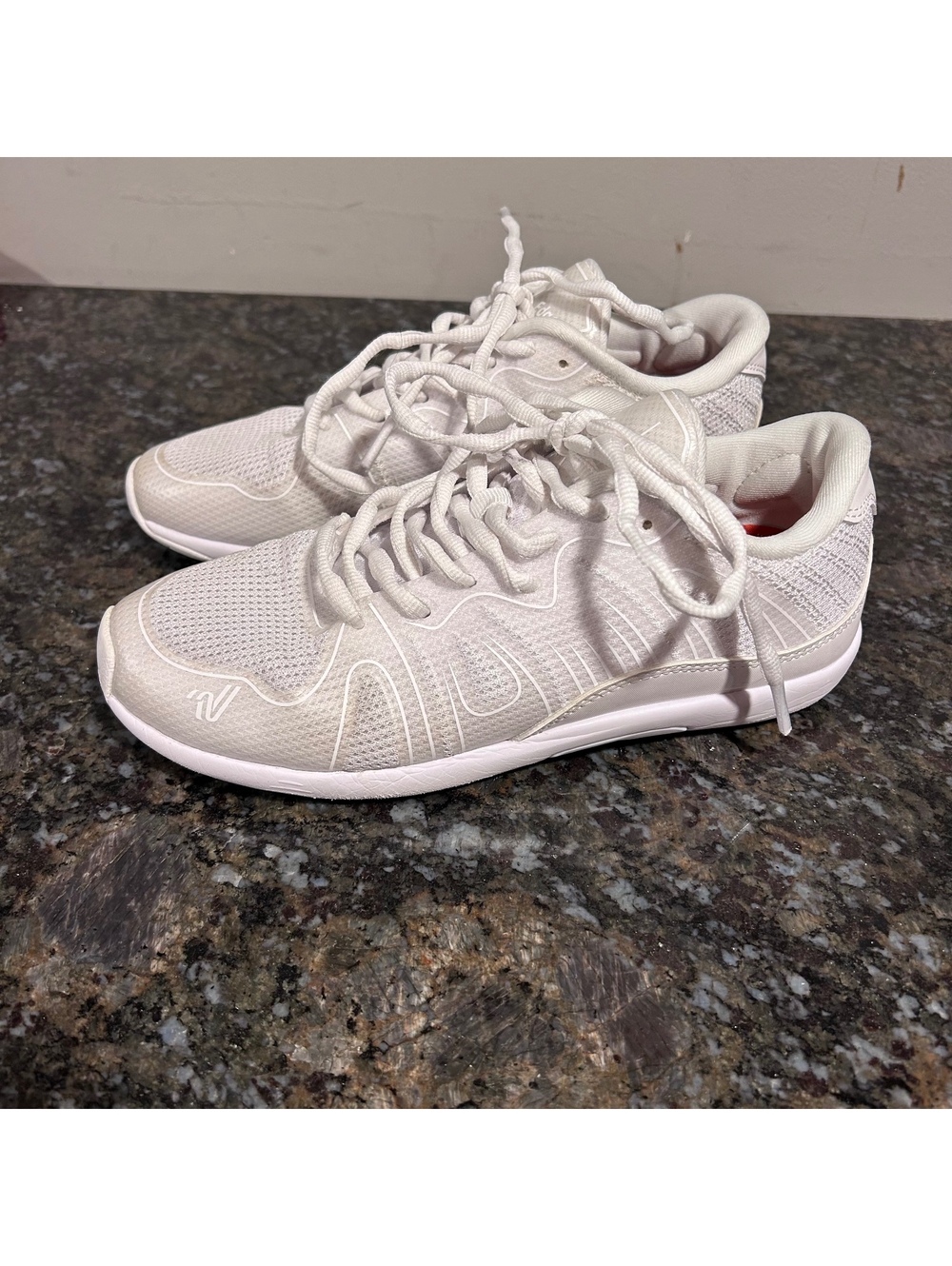 Varsity Edge Pro Lightweight Mesh Low Top Cheer Shoes White US 6.5 111888